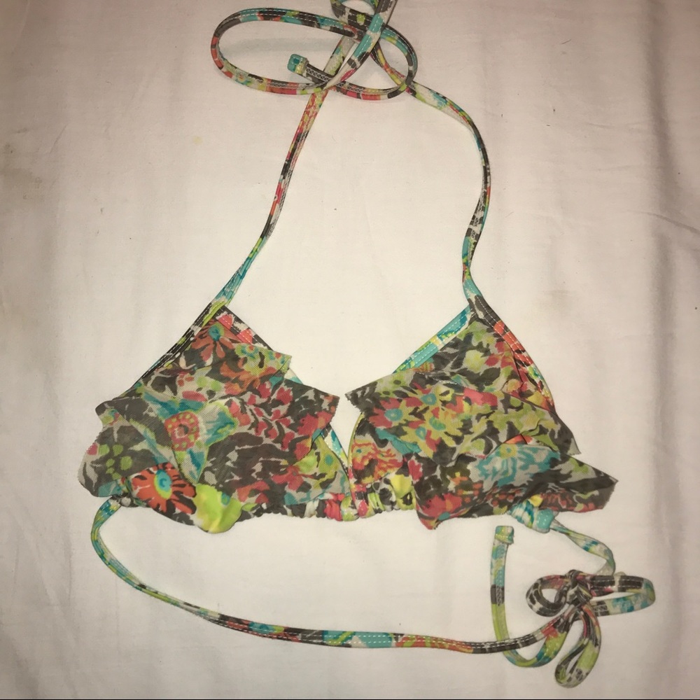 Flower ruffle bikini top